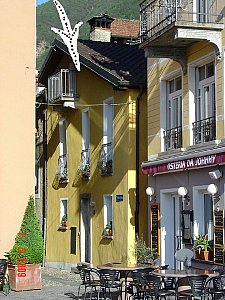 Ferienhaus in Brione sopra Minusio - Frontansicht, Rustico "Auf Burg"