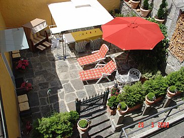 Ferienhaus in Brione sopra Minusio - Hof-Terrasse