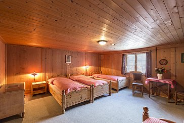 Ferienhaus in Conters - Schlafzimmer