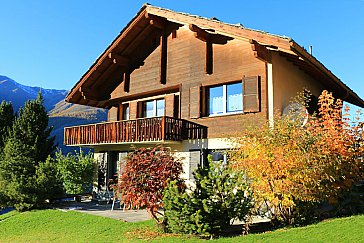 Ferienwohnung in Grächen - Haus Swiss mit Spielwiese