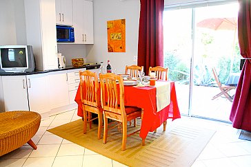 Ferienwohnung in Kapstadt-Constantia - Cottage Chardonnay - Kitchen / Dining