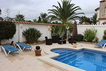 Ferienhaus in Miami Playa, Miami Platja - Pool mit Sitzecke