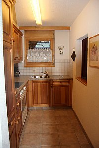 Ferienwohnung in Grächen - Küche mit Geschirrspüler