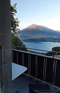 Ferienwohnung in Tschingel ob Gunten - Blick zum Niesen vom Balkon