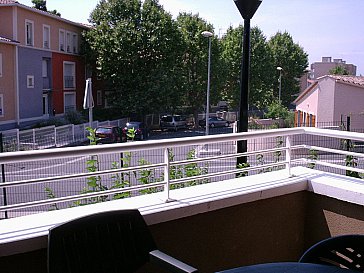 Ferienwohnung in Carcassonne - Vom Balkon Blick auf die Nachbarschaft