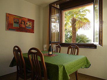 Ferienwohnung in Locarno-Muralto - Küche Essbereich
