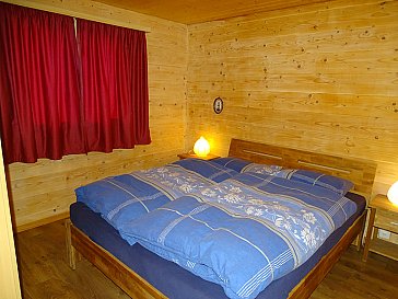 Ferienwohnung in Bellwald - Schlafzimmer "Eltern"