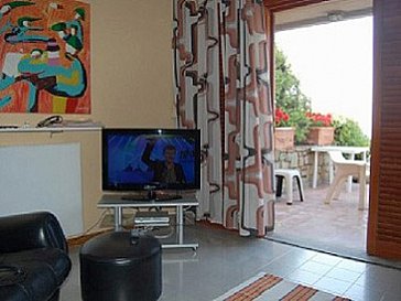 Ferienhaus in Punta Ala - TV-Ecke im Wohnraum mit modernem Flachbild-Sat-TV