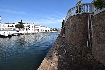 Ferienhaus in Ampuriabrava - Bootsliegeplatz am Kanal