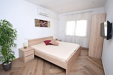 Ferienhaus in Ampuriabrava - Schlafzimmer mit Doppelbett