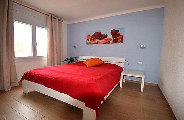 Ferienhaus in Ampuriabrava - Schlafzimmer Doppelbett, SAT-TV