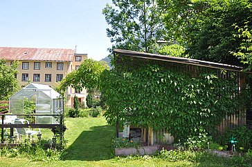 Ferienwohnung in Rüti - Blick in garten