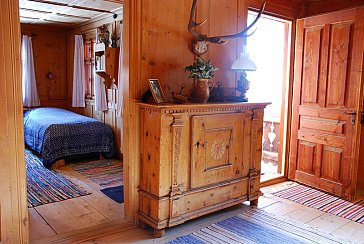 Ferienhaus in Gargellen - Der Flur mit Ausgang zum Balkon