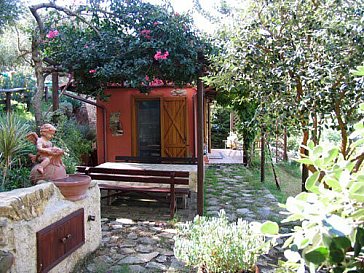 Ferienhaus in Ascea - Terrasse und Garten