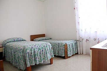 Ferienhaus in Marina di Ascea - Schlafzimmer mit 3 Einzelbetten