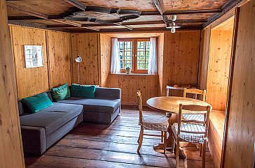 Ferienhaus in Bodio-Cauco - Stube mit Bettsofa