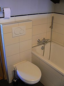 Ferienhaus in Haute-Nendaz - Schlafzimmer mit privatem Badezimmer