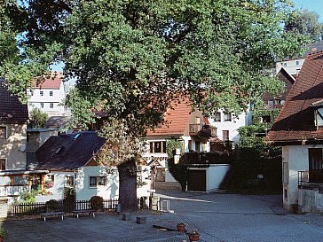 Ferienwohnung in Hohnstein - Rathausplatz mit Blick auf das Haus