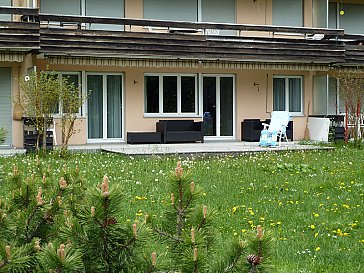 Ferienwohnung in Davos - Gartenansicht Sommer