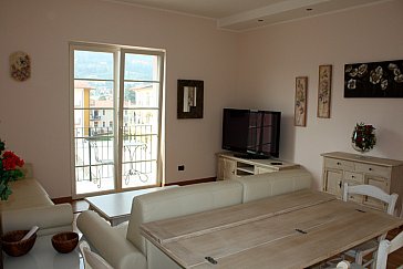 Ferienwohnung in Toscolano Maderno - Der Wohnraum mit Sitzgruppe