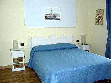 Ferienwohnung in Toscolano Maderno - Schlafraum mit Doppelbett