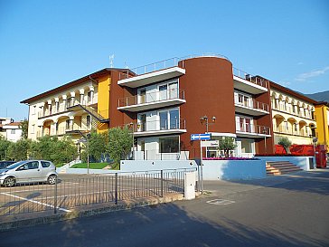 Ferienwohnung in Toscolano Maderno - Die linke Ecke von aussen.