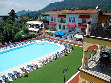 Ferienwohnung in Toscolano Maderno - Innenansicht mit Pool
