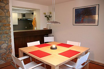 Ferienwohnung in Klosters - Esstisch