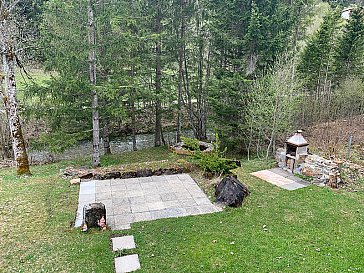 Ferienhaus in Sörenberg - Blick von Balkon zur Emme