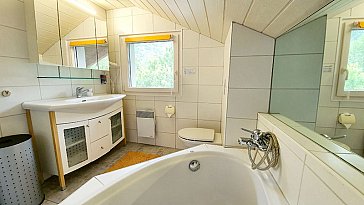 Ferienhaus in Visperterminen - Badezimmer