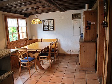 Ferienhaus in Leuk - Esstisch Küche
