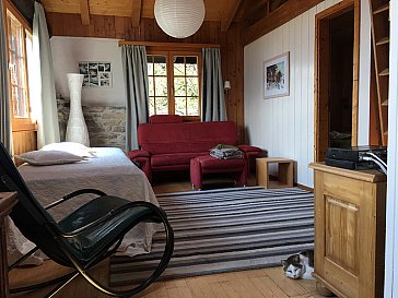 Ferienhaus in Leuk - Wohnzimmer mit 2 Betten