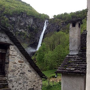 Ferienhaus in Foroglio - Der berühmte Wasserfall "La Froda" in Foroglio