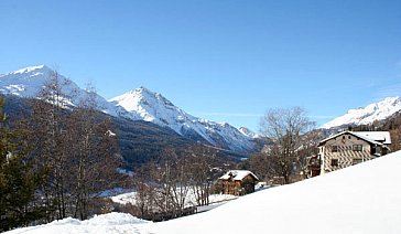 Ferienwohnung in Lü - Wunderschöne Bergkulisse, Blick aus der Wohnküche