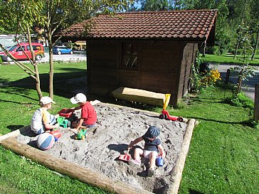 Ferienhaus in Füssen - Hauseigener Sandplatz