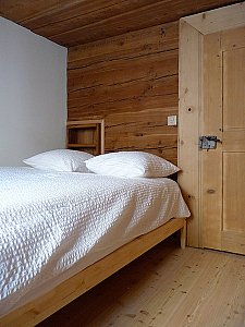 Ferienwohnung in Ulrichen - Zimmer mit Doppelbett