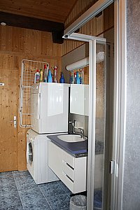 Ferienwohnung in Flumserberg-Bergheim - Badezimmer mit Dusche