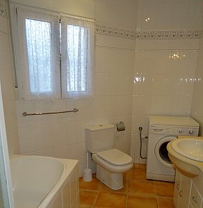 Ferienhaus in Vinaròs - Badezimmer mit Badewanne