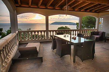 Ferienhaus in Istres - Terrasse mit herrlicher Aussicht auf den Etang