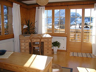 Ferienwohnung in Adelboden - Blick zum Essbereich