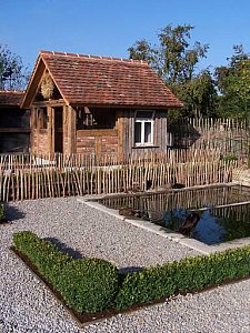 Ferienwohnung in Blaufelden-Herrentierbach - Der Laufenten-Stall mit dem Teich