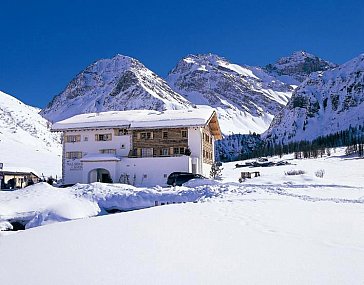 Ferienwohnung in Davos-Sertig - Das Walserhuus im Winter