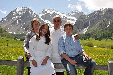 Ferienwohnung in Davos-Sertig - Herzlich Willkommen bei Familie Biäsch