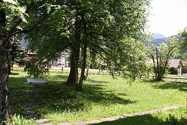 Ferienwohnung in Klosters - Gartensitzplatz