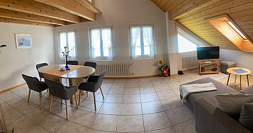 Ferienwohnung in Brienz - Wohnzimmer (Rundsicht)