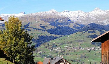 Ferienwohnung in Surcuolm - Aussicht auf das Bergpanorama