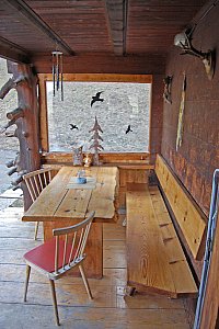 Ferienhaus in Schruns-Tschagguns - Windgeschützter Sitzplatz auf der Terrasse