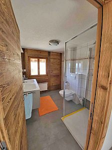 Ferienhaus in Crans Montana-Aminona - Badezimmer OG