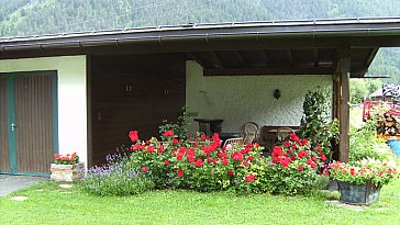 Ferienhaus in Waidring - Veranda mit Grill