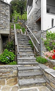 Ferienwohnung in Verdasio - Treppe zur Wohnung